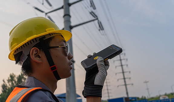 油气管道巡检：防爆 PDA 终端实现泄漏秒级检测与数据上传